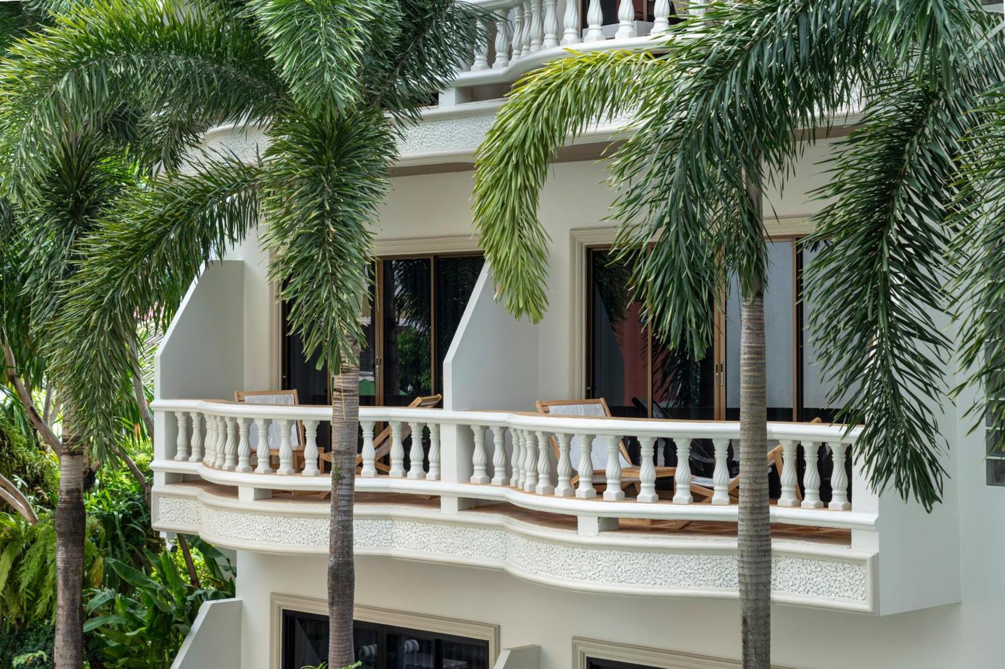Buasri Boutique Patong Hotel Exterior photo
